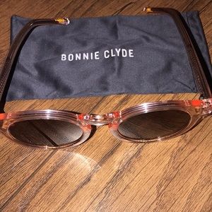 BRAND NEW BONNIE CYLDE SUNGLASSES 😎